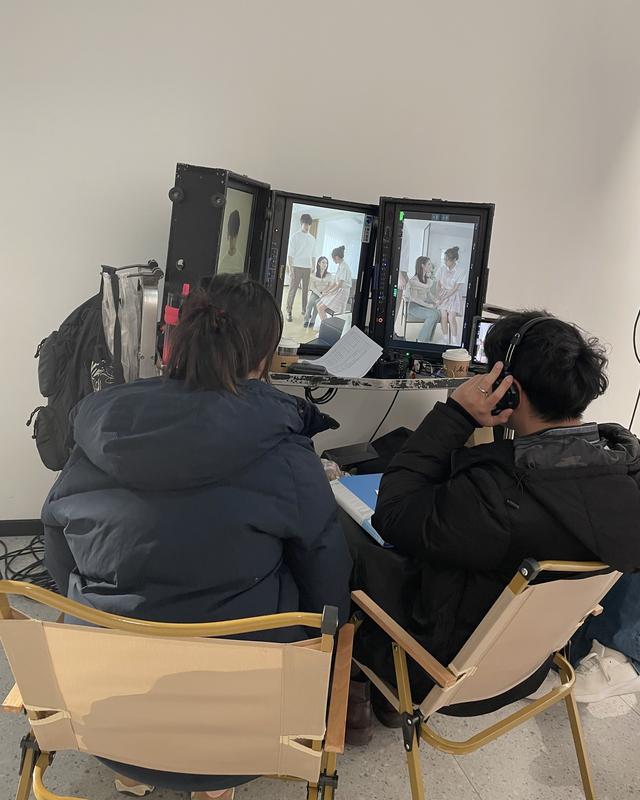 潘文驰正在执导短剧拍摄 澎湃新闻记者 吴雨欣 摄