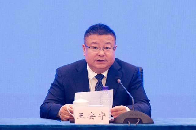 金堂县委副书记,县长王安宁在发布会上介绍,金堂县乘着"双碳"目标和