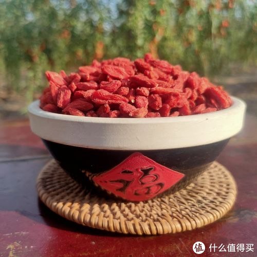 枸杞的营养价值及功效概述|营养价值|枸杞|多糖类|疾病|护肝|营养成分|同源|功效|胡萝卜素|美容_新浪新闻