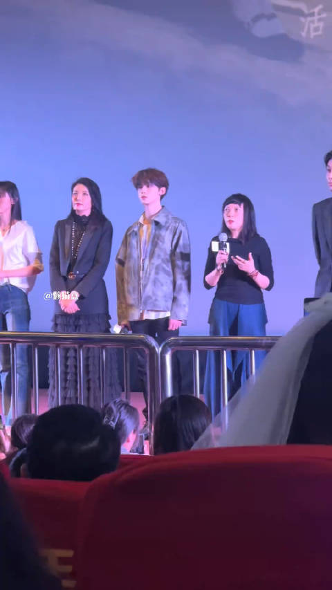 刚刷到左航这个视频，孩子真的长大了，是那种少年感的帅！|左航_新浪新闻