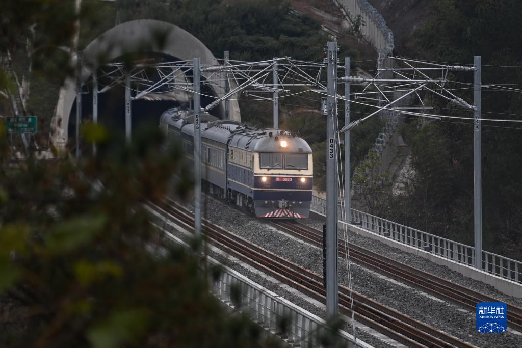 浙江:甬金铁路进入动态检测阶段|浙江省|铁路|列车_新浪新闻