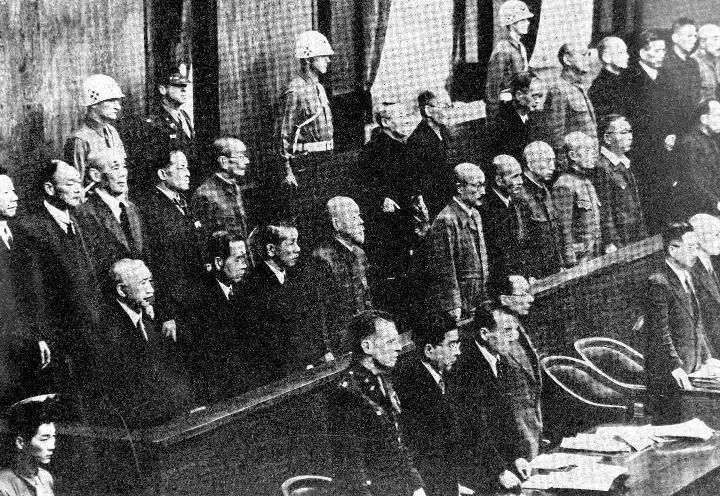 远东国际军事法庭开始对第二次世界大战中的日本首要战犯进行审判