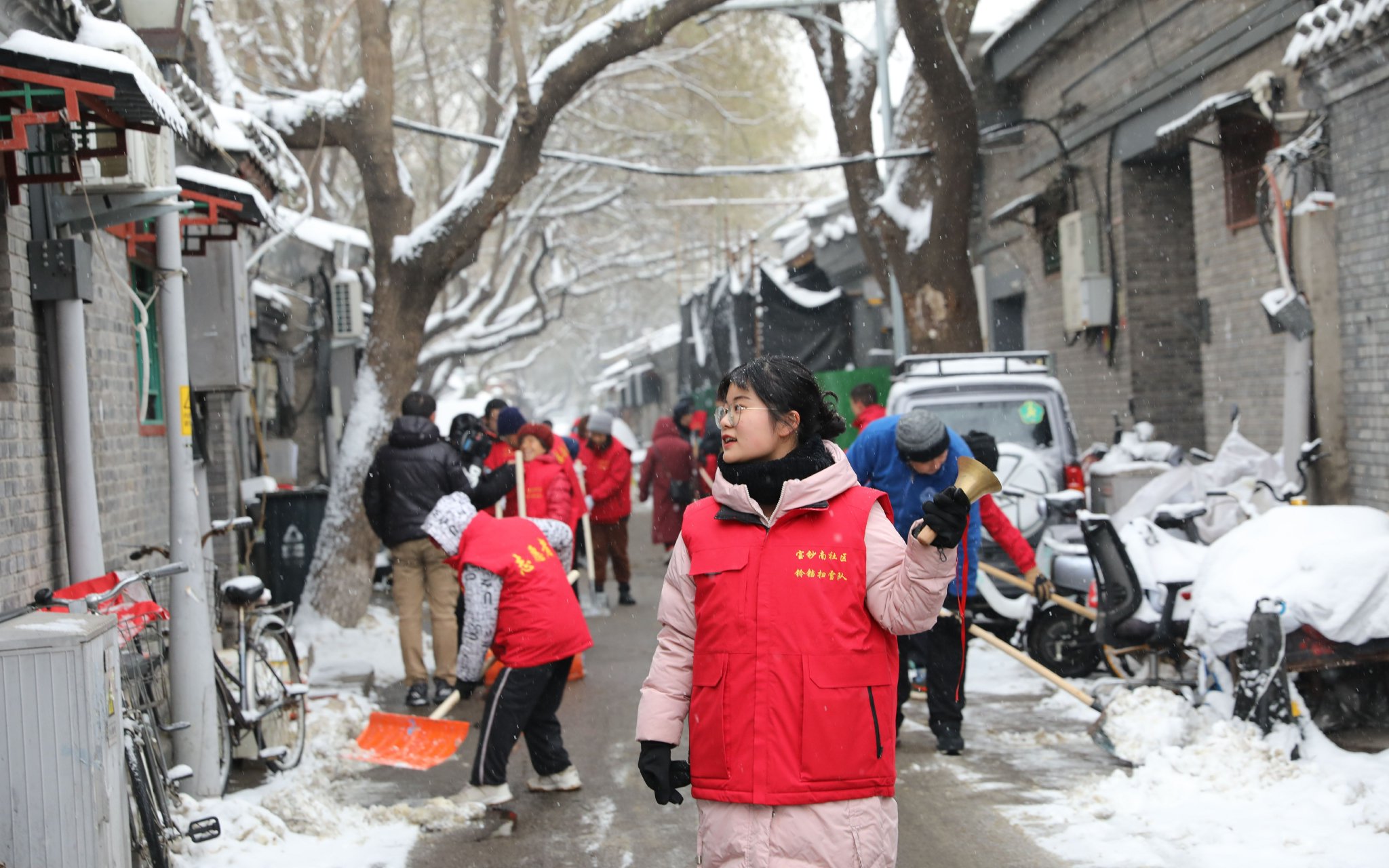 東城區啟動掃雪鏟冰應急預案,商戶、居民「自掃門前雪」 - 新浪香港