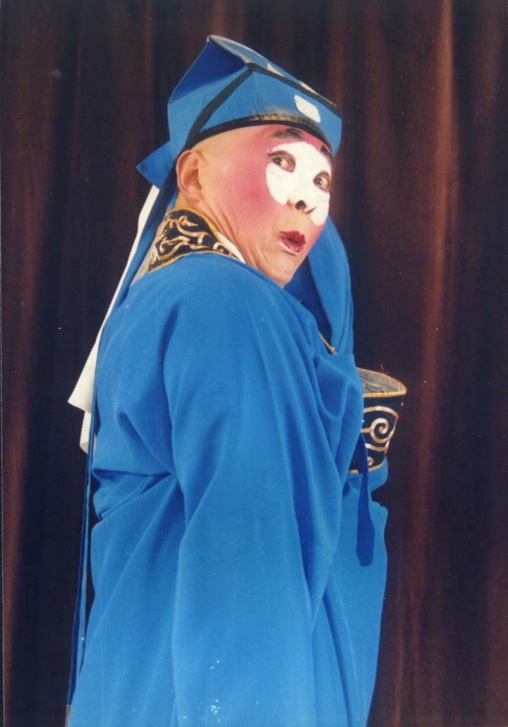 刘异龙在《借茶》中扮演张文远