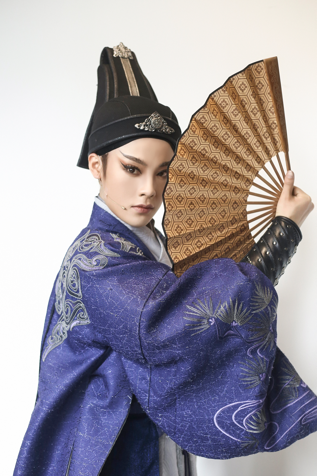 陈丽君贾廷定妆照,受访者供图