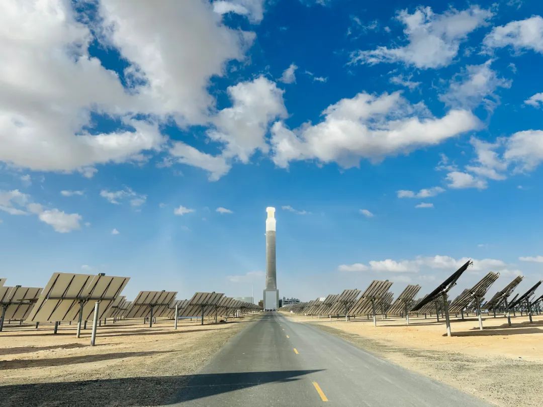 迪拜700MW光热+250MW光伏太阳能电站EPC项目
