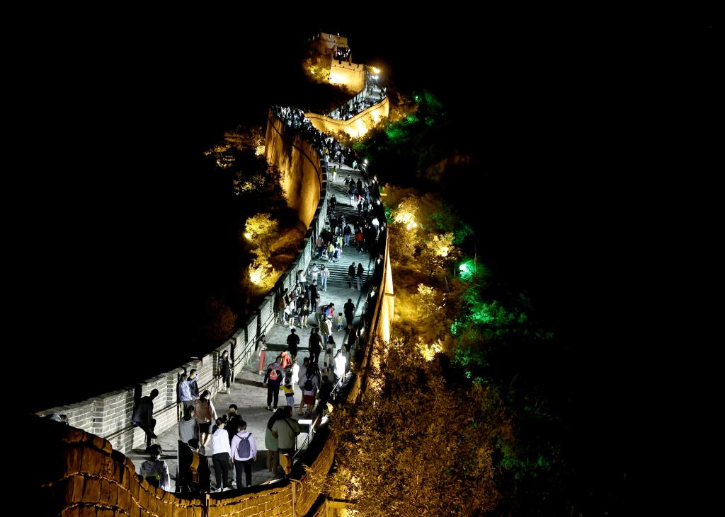 八达岭长城夜景.新华社记者陈建力 摄