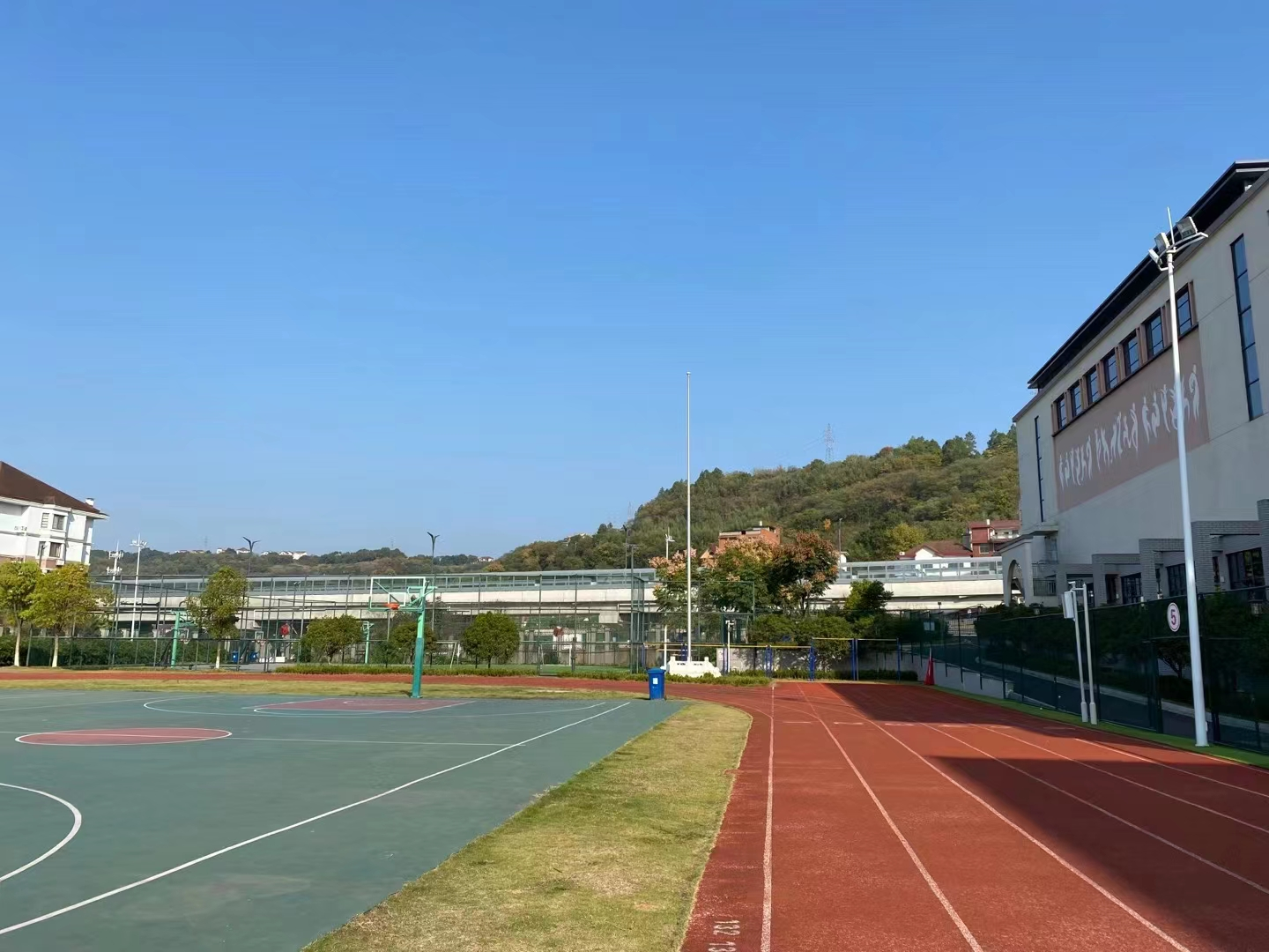 彩云任教的学校.本文图片均由受访者提供