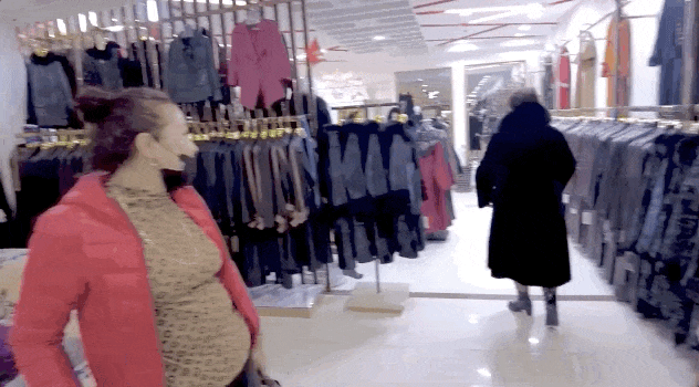 〓 在这里，大码靓女逛街买个衣裳 都有可能收获商家真诚的模特邀约  图源@阿依图娜