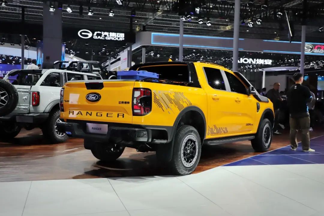 经典硬派皮卡国产23t8at可选全时四驱14万出头就能买