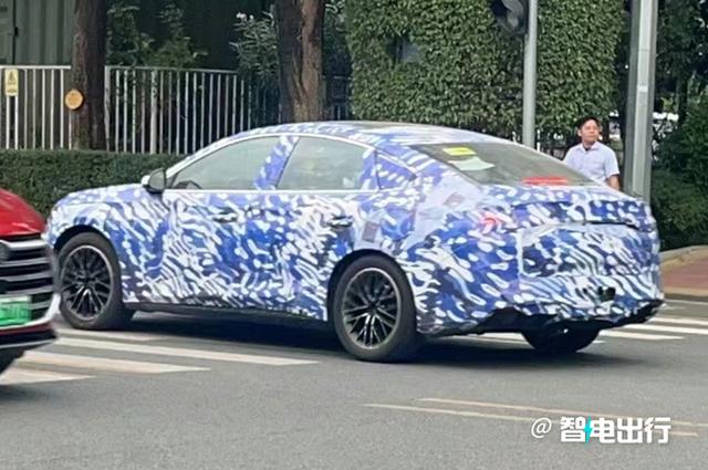 比亚迪“秦L”街拍曝光!比汉EV还漂亮,明年上市,你会等吗-新浪汽车