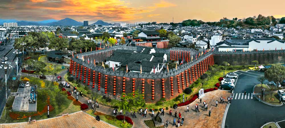 《徽州古城》摄影 沈洪