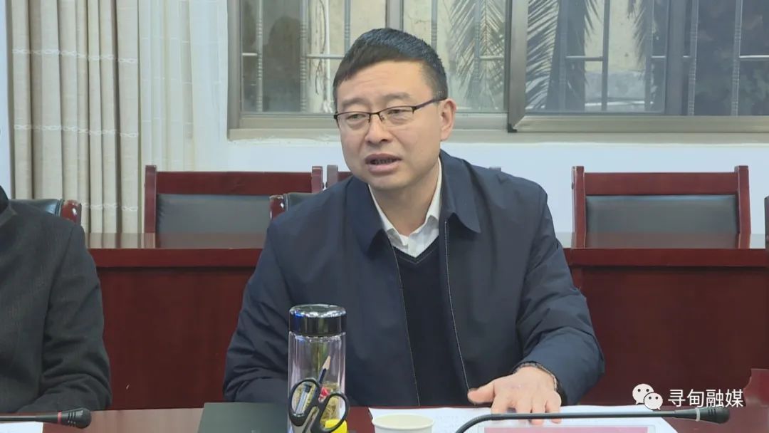 寻甸县召开渝昆高铁站前广场及附属设施项目建设工作推进会