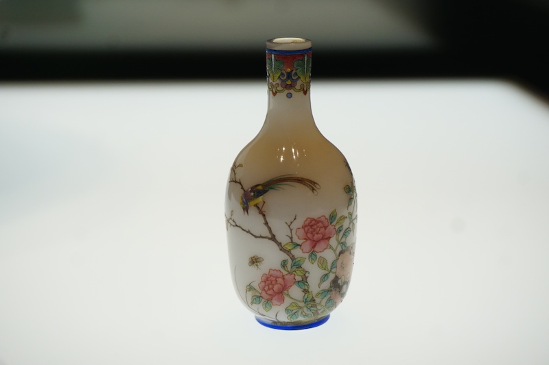 玻璃胎画珐琅花鸟图瓶