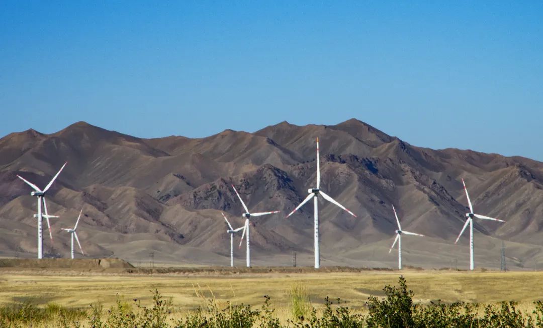 12月初,国家能源集团龙源电力新疆公司达坂城风电二场,155台老旧风机
