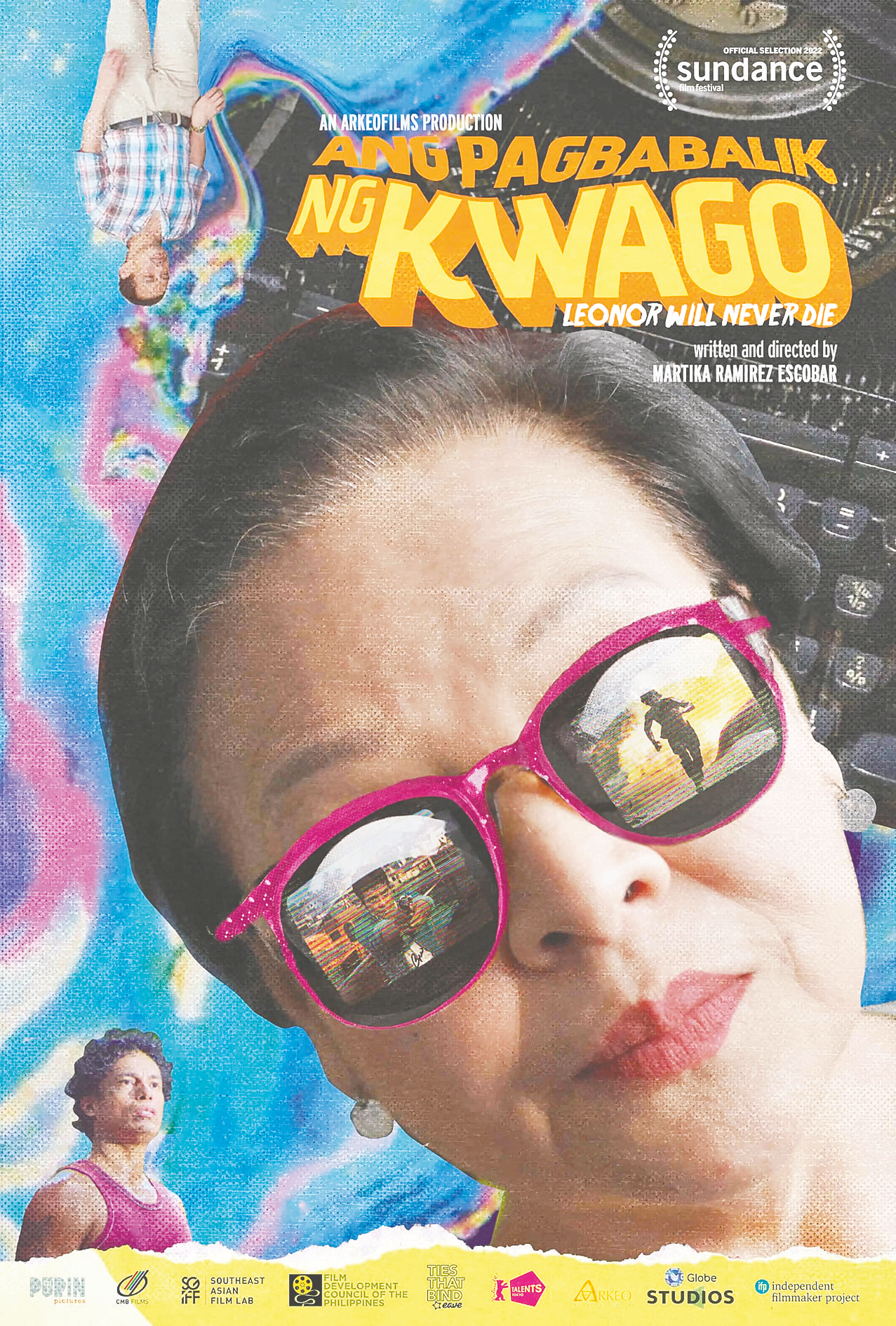 勤勉转动的台式电扇,墙面上黑白电影海报……这是老妇人莱昂诺日常