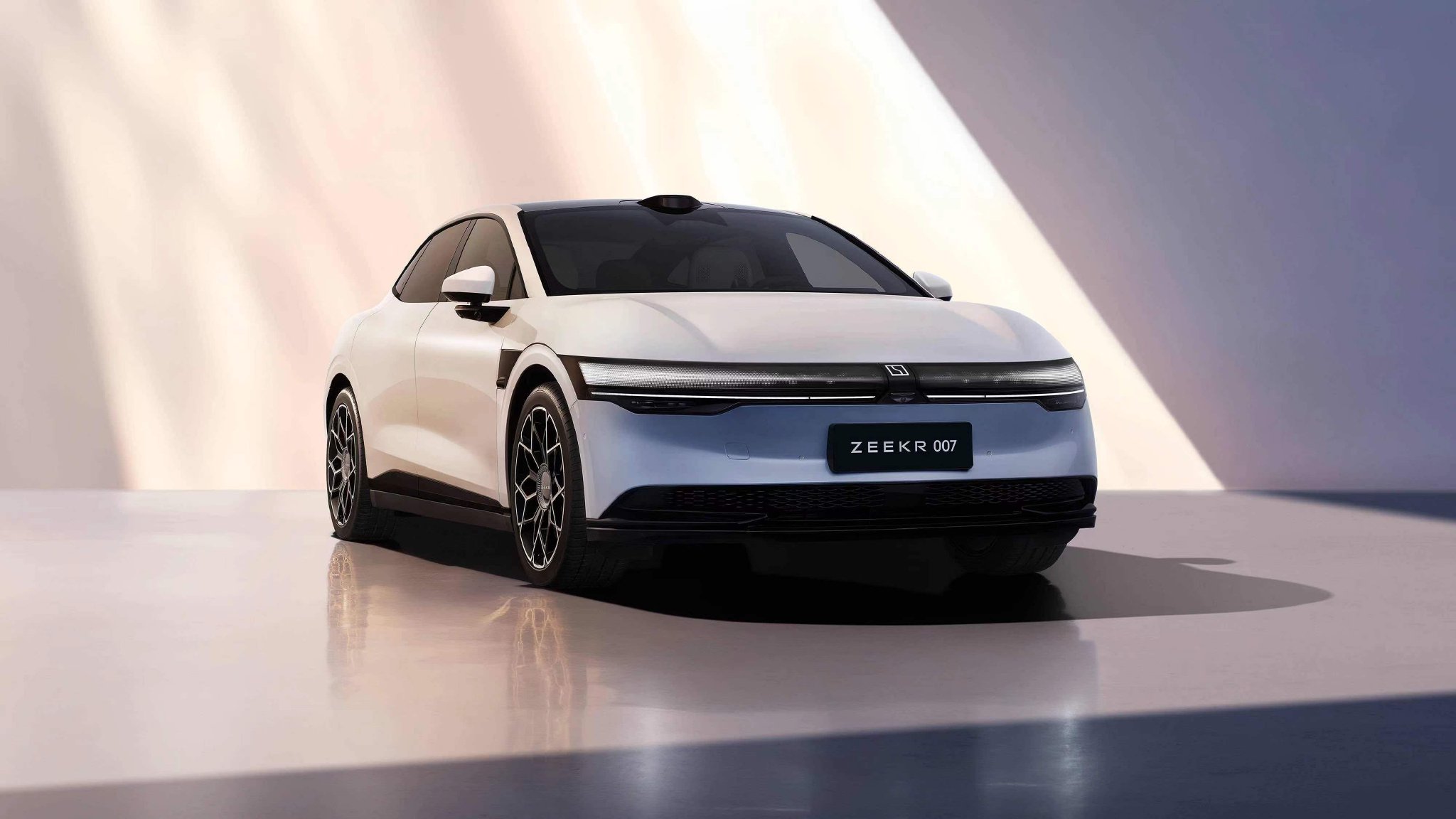 极氪进入主流市场的首款车型终于上市了