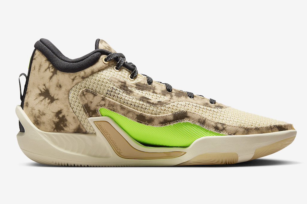 塔图姆和字母哥的成长轨迹对比