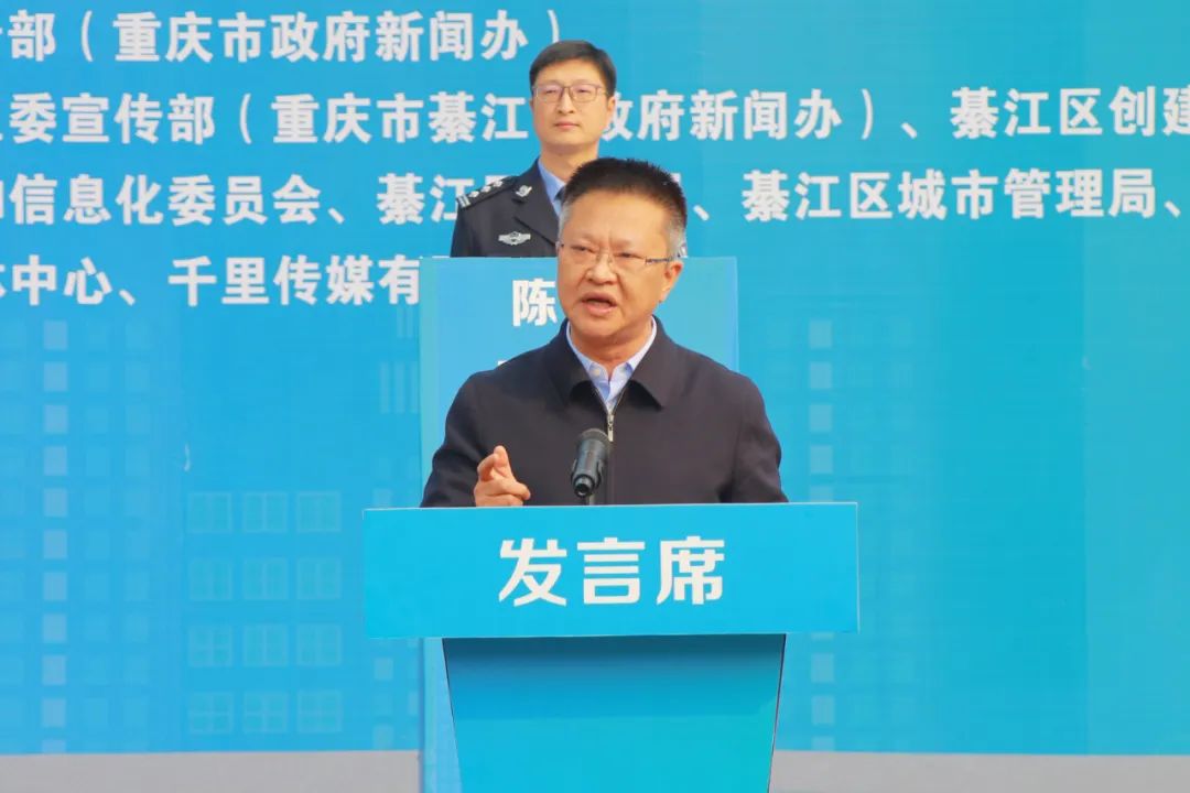罗成回答问题&nbsp;胥世鹏 摄