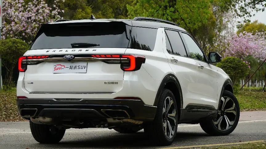 4驱,5米,6缸,7座,30万原装进口suv,三大件稳定可靠!