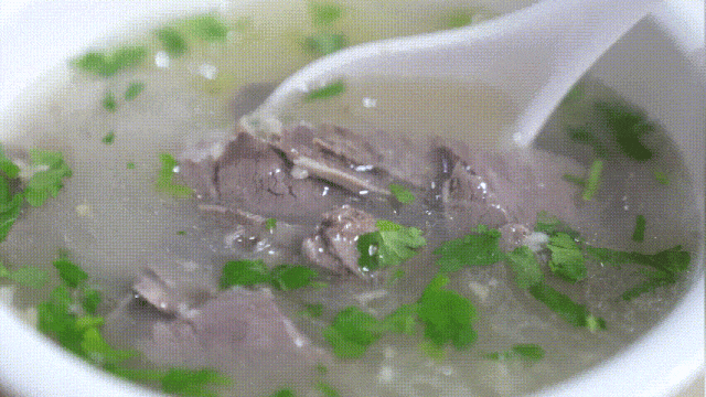 威远喝羊肉汤（资料图）