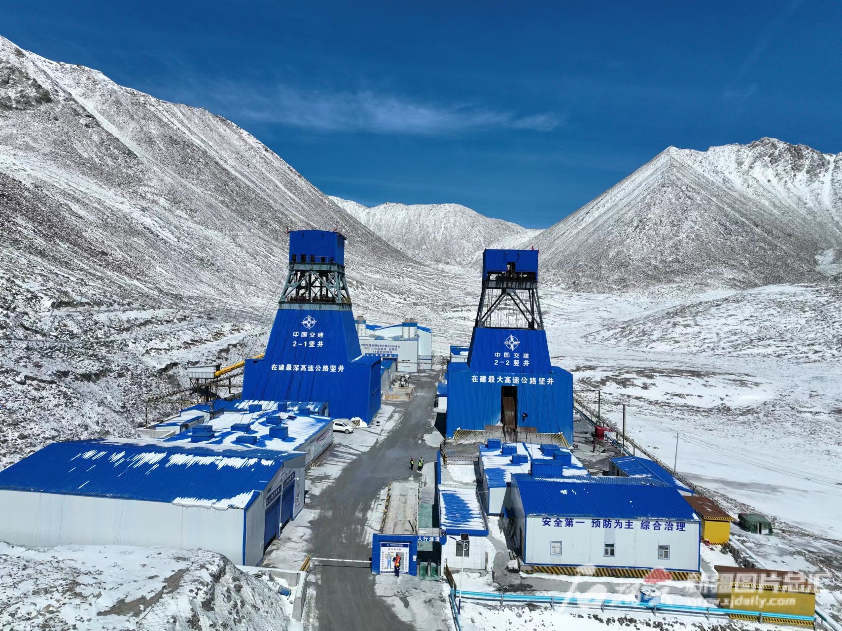 吹响项目建设冲锋号丨深入地下704米 天山胜利隧道2号竖井2