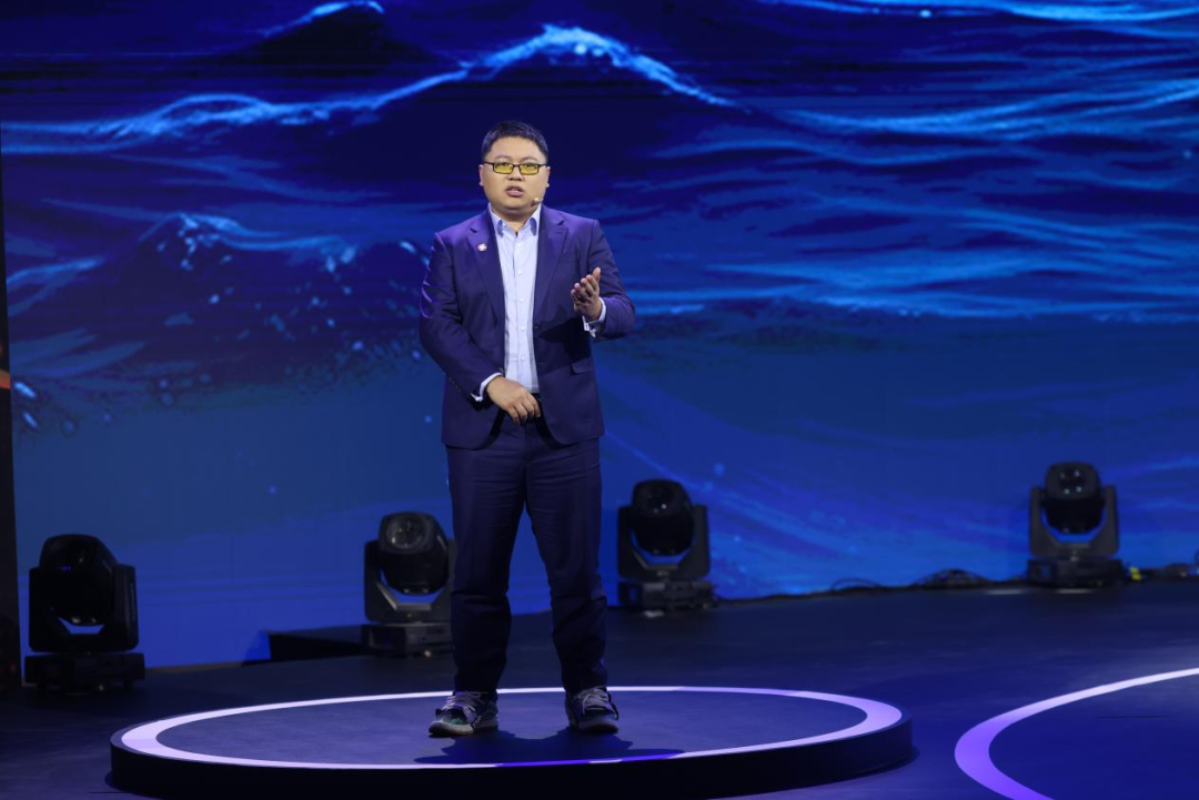 youtube和b站up主波士顿圆脸