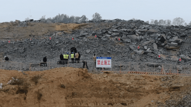 发现化石的区域已得到保护，禁止施工。新华社记者 孙敏 摄
