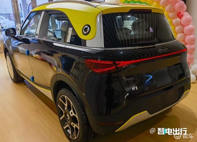 奔驰smart绷不住了精灵1再推入门版送17万大礼