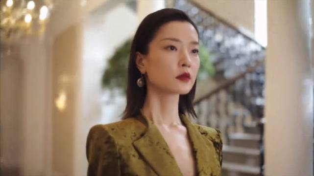 《繁花》 | 杜鹃 杜鹃一出场,就知道为什么其他人会输了……_新浪新闻