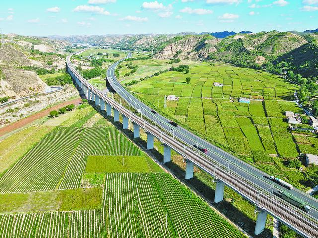修高铁,建食堂,改造老旧小区,榆林加大民生投入绘就幸福图景|榆林市