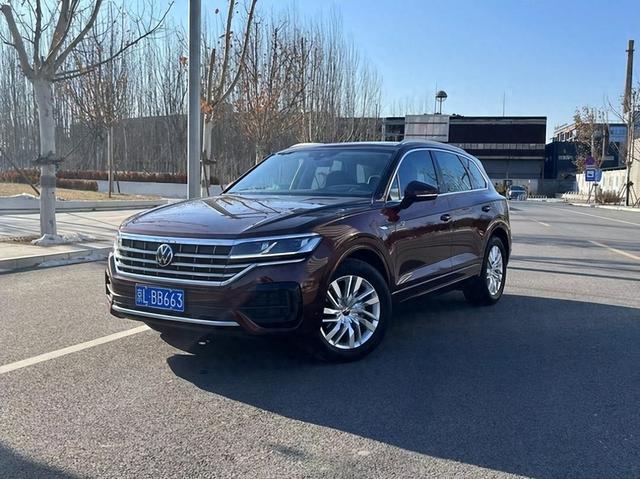 试驾进口大众途锐20tsi锐尚版