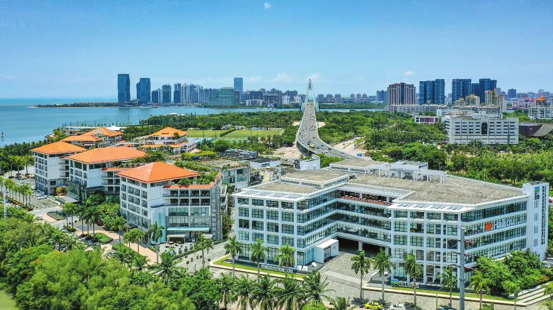 俯瞰日新月异的海口复兴城互联网信息产业园.记者 康登淋 摄