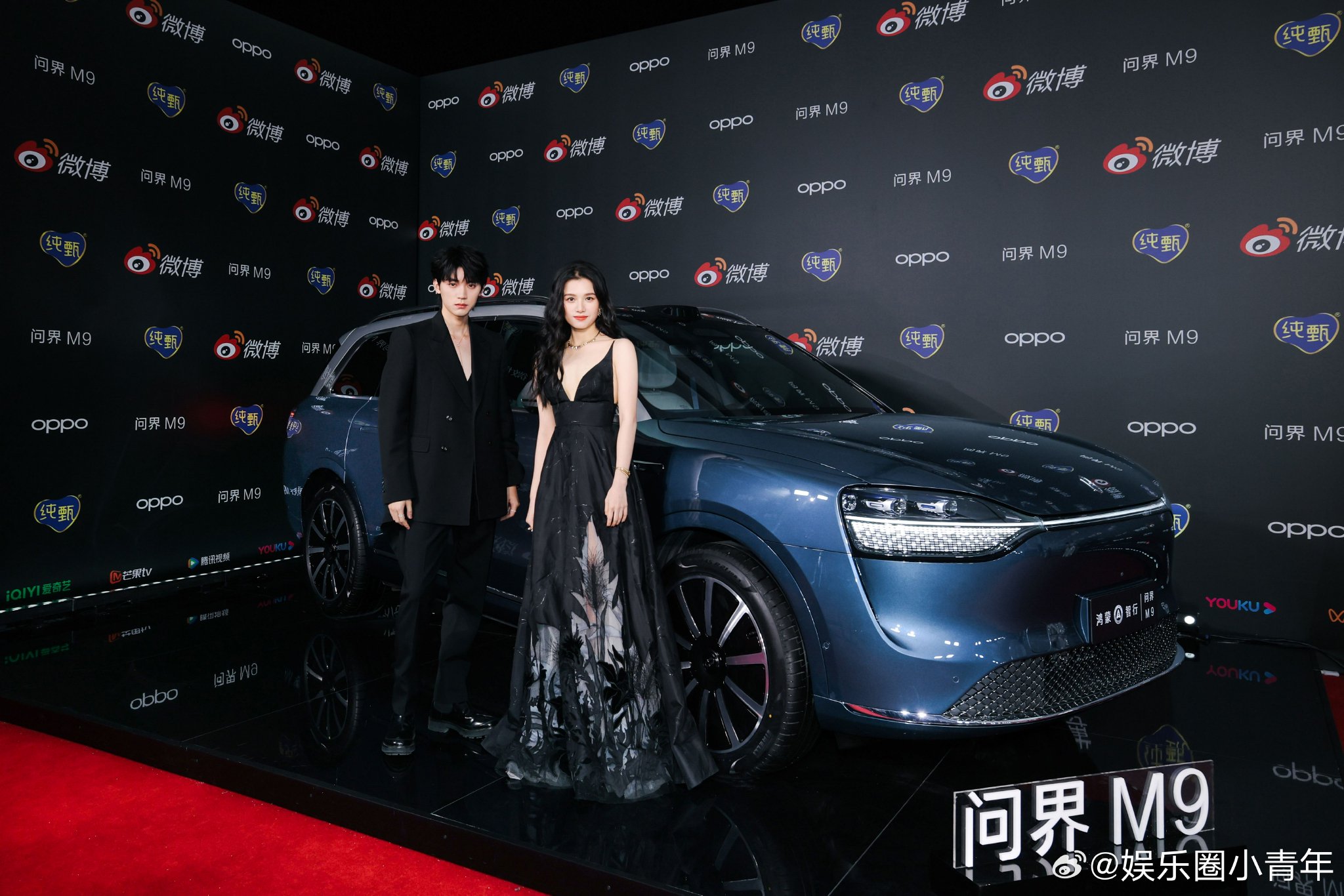 张婧仪和周翊然带着他们的新剧《焕羽》来到微博之夜……|张婧仪|焕羽|微博之夜_新浪新闻