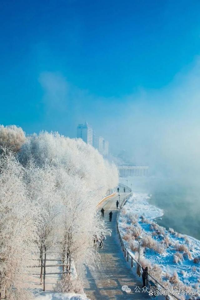 (中国四大自然奇观的"吉林雾凇")