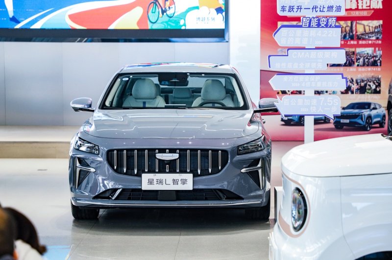 探店体验吉利星瑞l智擎混动家轿的颠覆者
