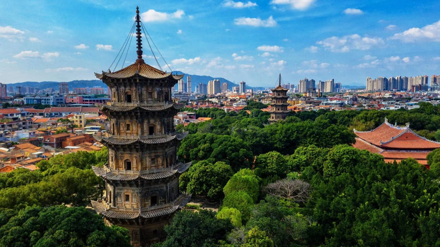 福建泉州开元寺双塔 大辉摄/《有生之年一定要看的1001座中国古塔》