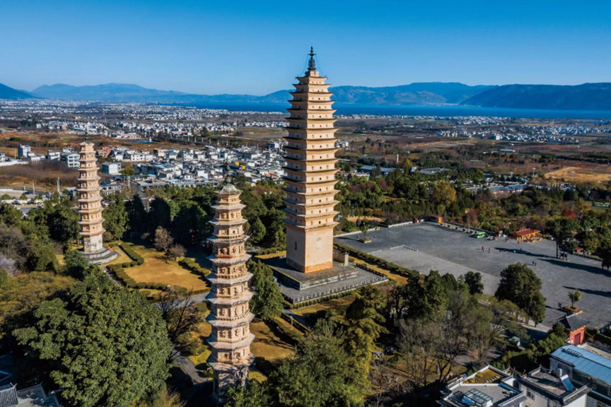 崇圣寺三塔 荣开远摄/《有生之年一定要看的1001座中国古塔》