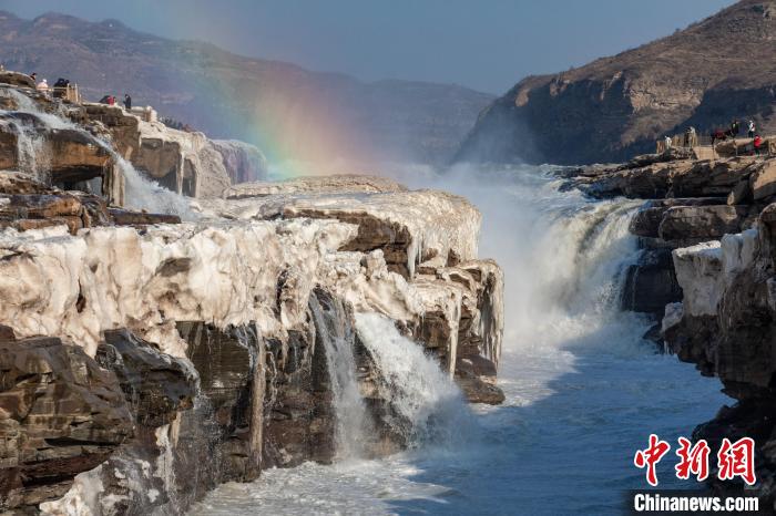 黄河壶口瀑布:冰瀑与彩虹"同框"|黄河壶口瀑布_新浪财经_新浪网