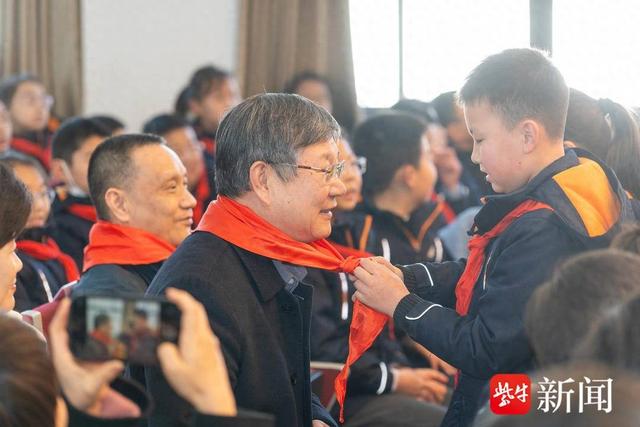 中国科学院院士陈光向南京小学生分享读书趣事|院士_新浪财经_新浪网