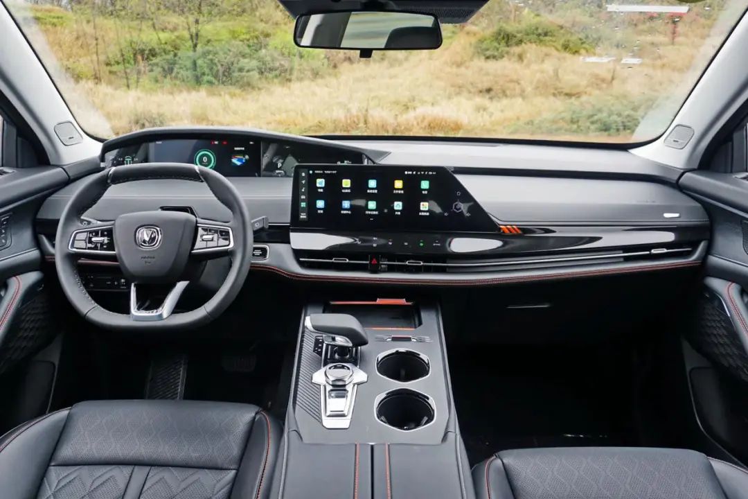 5.2米大5座，自带2米大床，15万多买顶配，过年倍儿有面