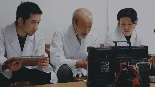 可以发电，就是比较费仓鼠......（图/YouTube）