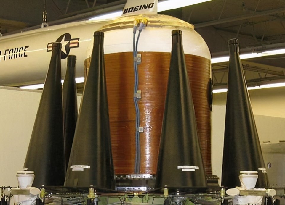 美国潜射导弹上配备的核弹头.