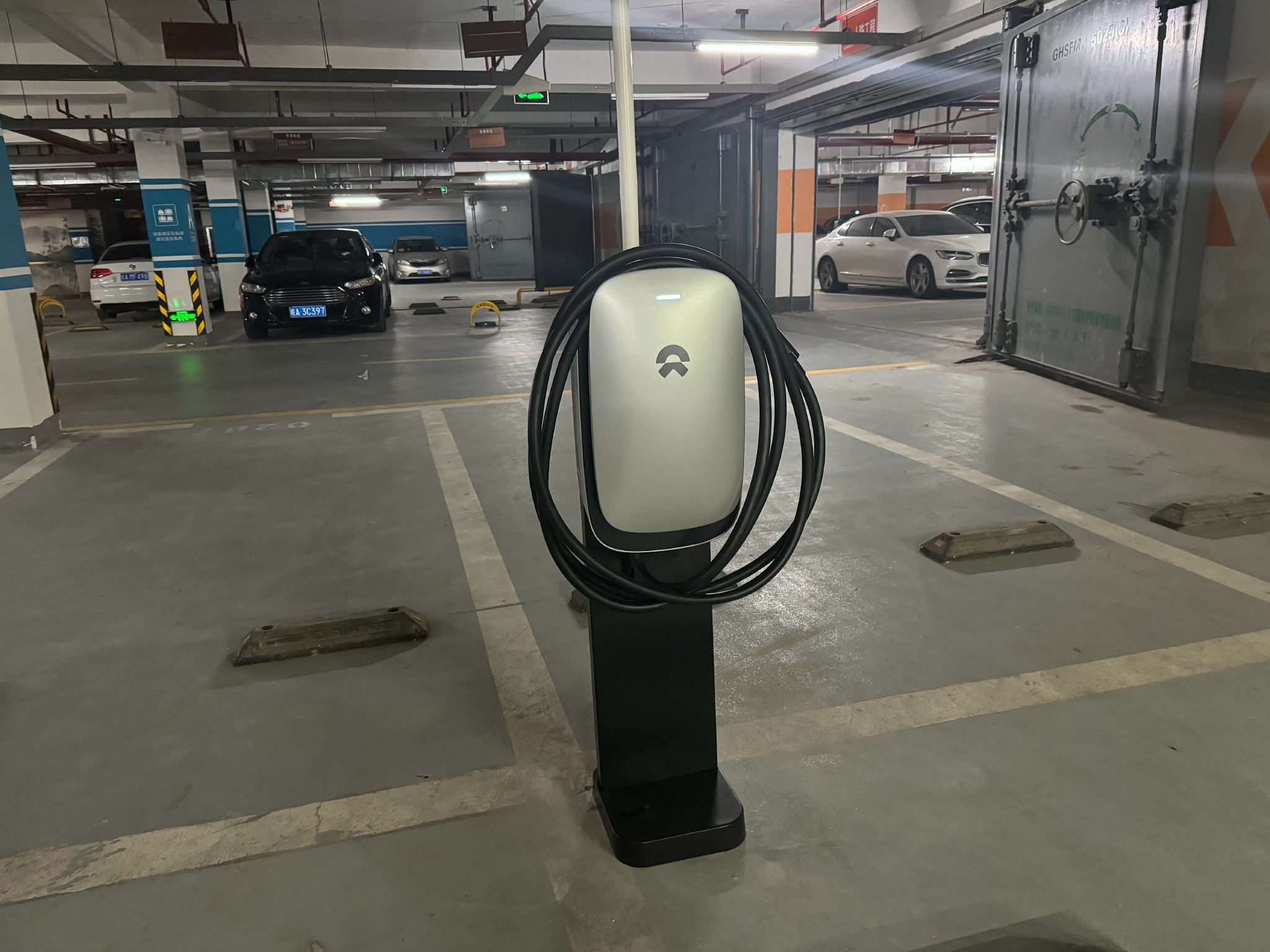 蔚来新款7kw直流家充桩更新了,输出电压250-1000v