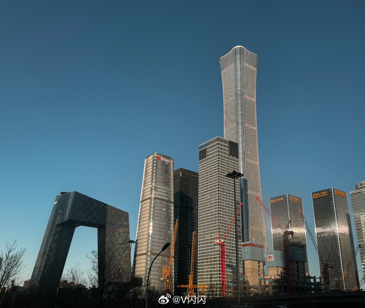 前20年,国内疯狂建设商务中心楼宇建筑群(CBD中央商务区)的时……|北京市|cbd中央商务区|建筑物|高层|资金_新浪新闻