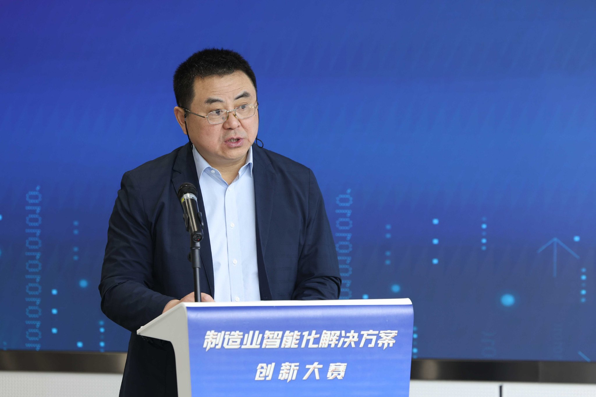 新材料研发：引领科技新风尚