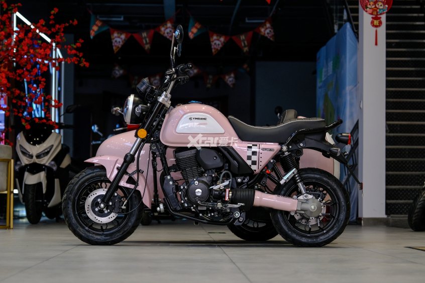 造型可爱实用性强银钢鲸150边三轮实拍