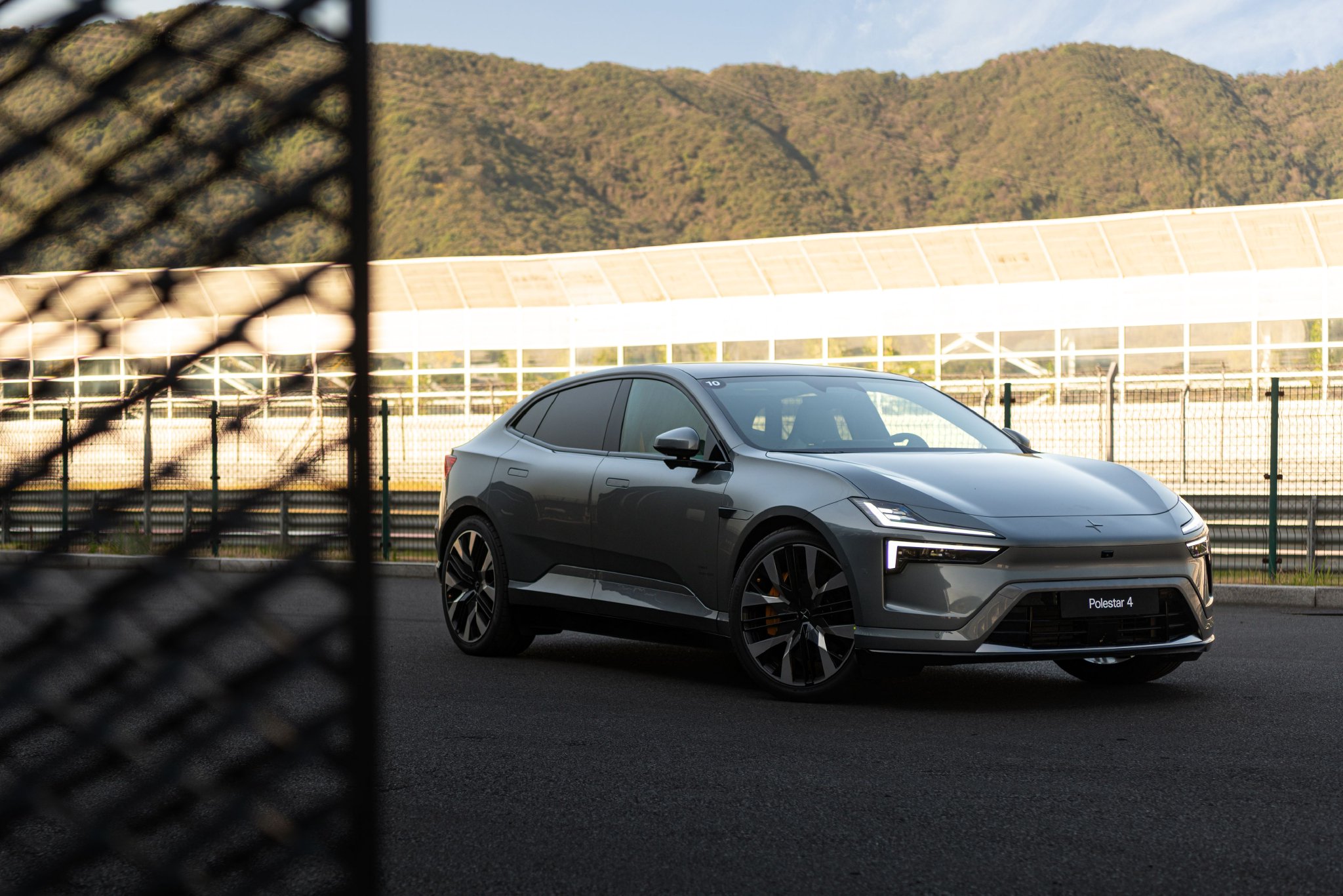 新车 | 极星polestar 4全国批量交付,智己新版整车软件上线-新浪汽车