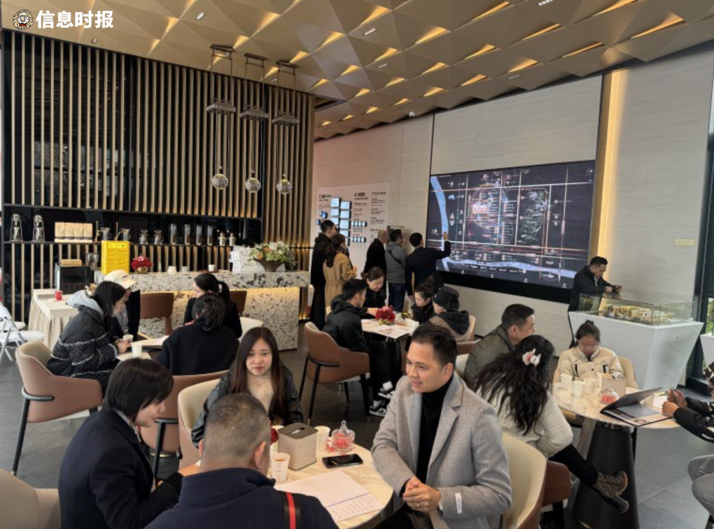 广州地铁地产·云筑上品售楼部现场.信息时报记者 罗莎琳 摄