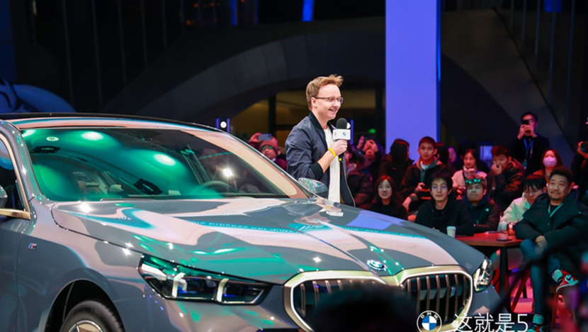 与以往我们所见到的新车发布会不同,金湾艺术中心现场被宝马打造成一